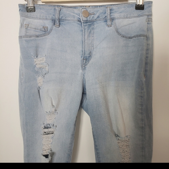 Curvy High-rise Jeggins AEO & Refuge Distressed - Picture 10 of 13